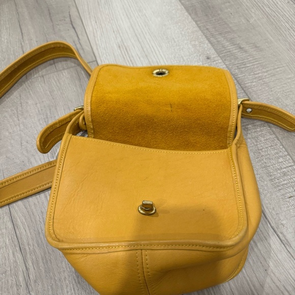 Vintage Soft Leather Crossbody Bag - Picture 5 of 15